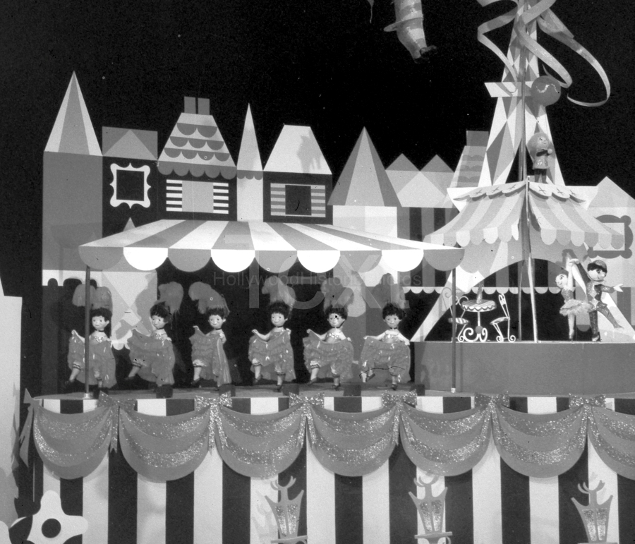 Disneyland 1956 SW.jpg
